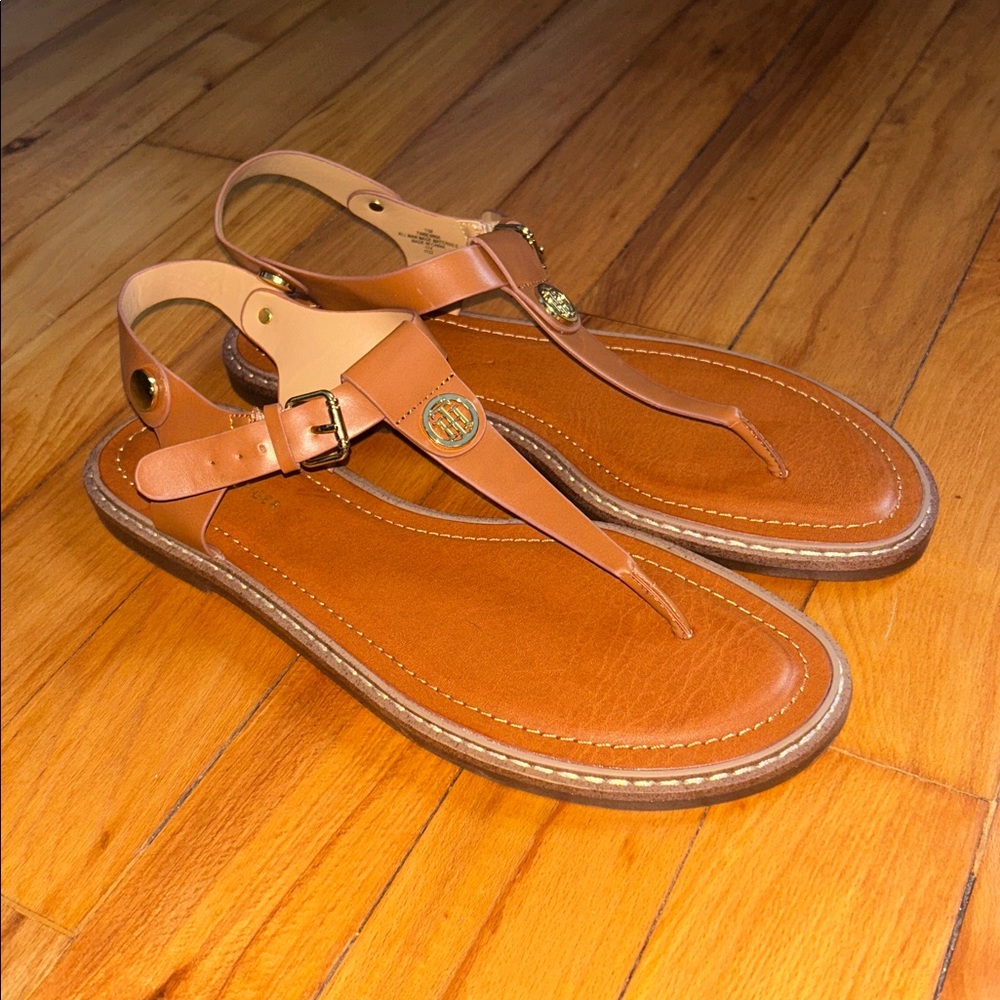 NWOT Tommy Hilfiger Bennia Brown Sandals